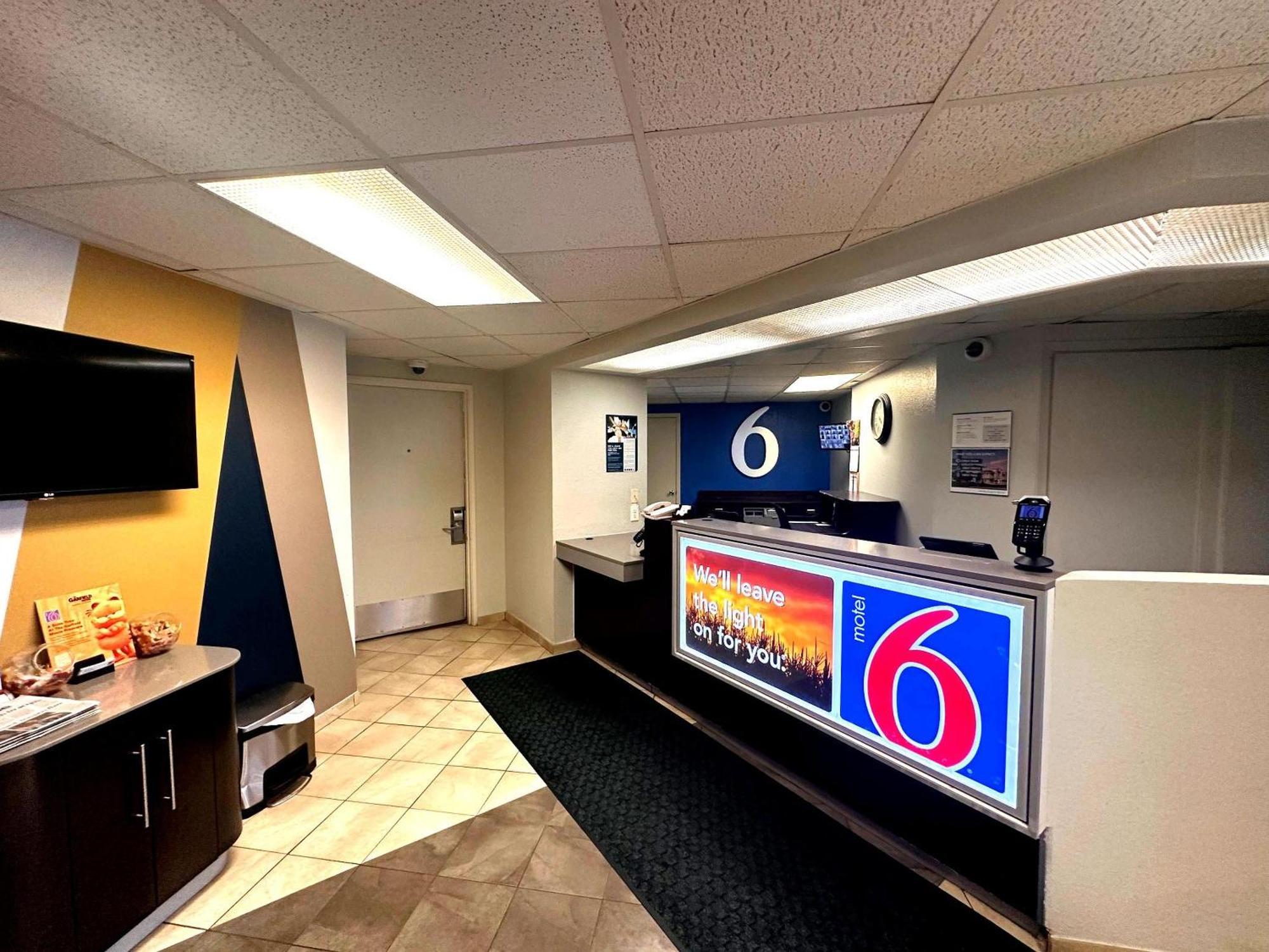 Motel 6-Duluth, Mn Eksteriør bilde